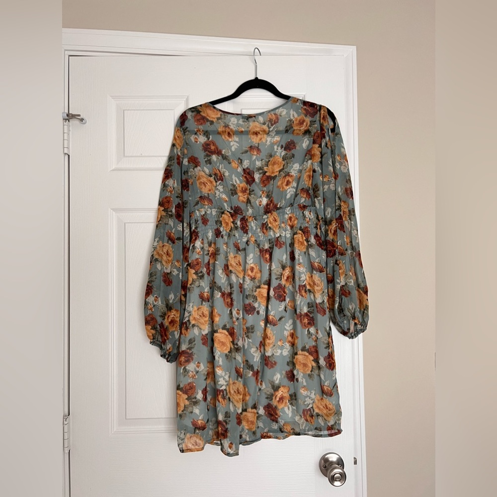 Floral Flowy Dress - Picture 3 of 3